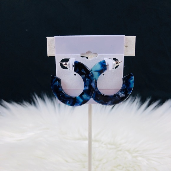 Jewelry - Cute fashion hoops with shades of blue Jewelry - Cute fashion hoops with shades of blue